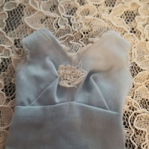 Mixed Lot of vintage Barbie and clone Doll Clothes. - Picture 6 of 16